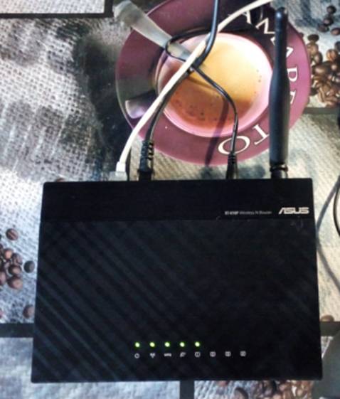 Фотография роутера asus n10 p. Фотография роутера asus n10 p.