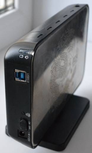 Внешний бокс Agestar 3.5 SATA, вид сбоку. Внешний бокс Agestar 3.5 SATA, вид сбоку.